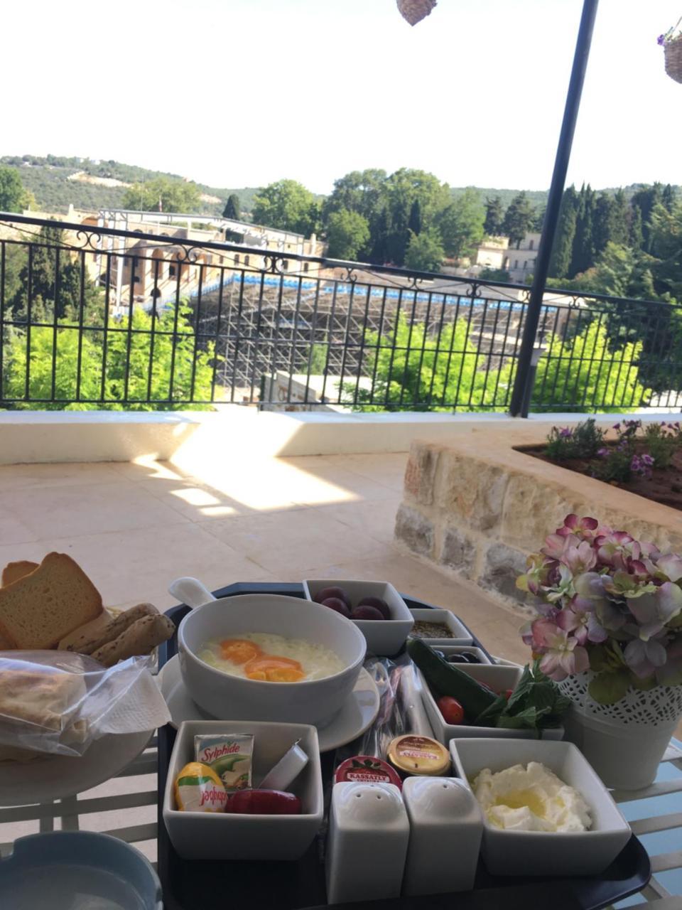 Beit Lebbos Boutique Hotel 拜特丁 外观 照片